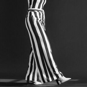 NWOT NY&Co Black & White Striped Palazzo Pants (Size 0)